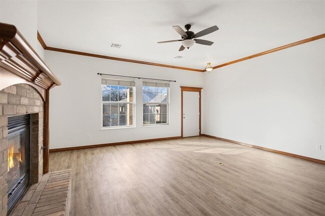 Photo - 2124 Trailwood Rd