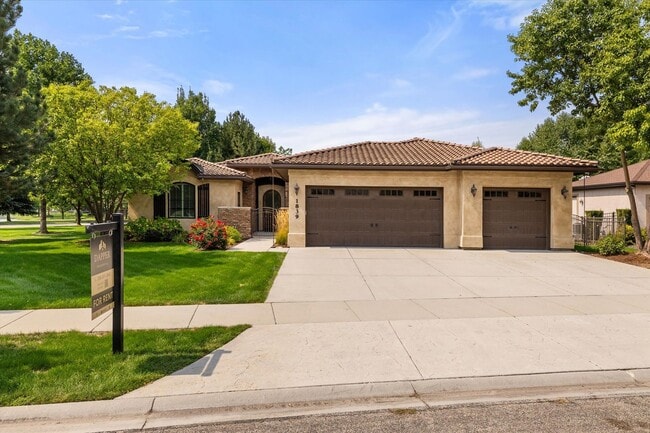 Photo - Luxury Furnished 4-Bedroom Home in Eagle's...