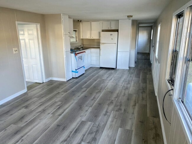 Photo - 1910 Enterprise Ave