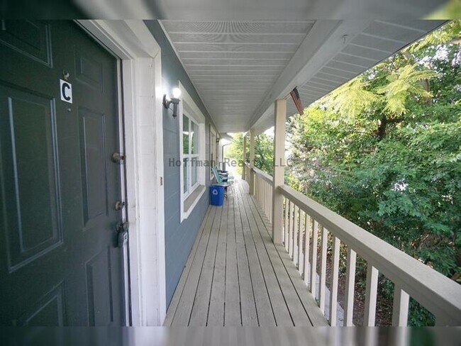 Photo - Hyde Park/Soho 2/1 Condo Unit APT C