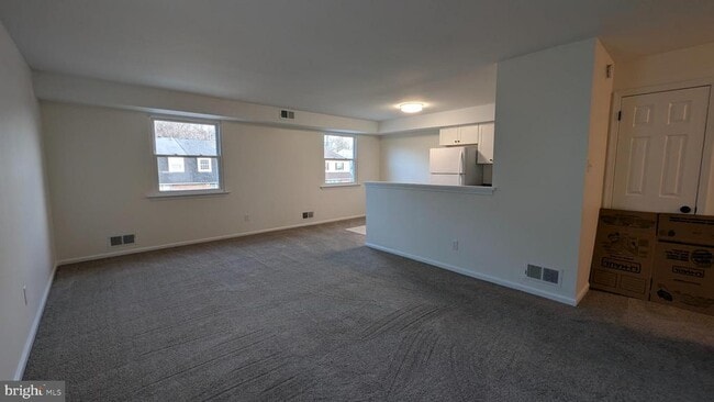 Photo - 646 Country Ln