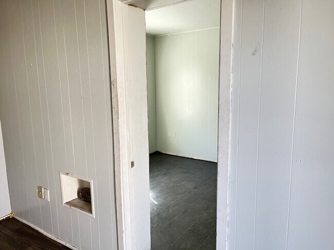 Photo - 2-Bedroom, 1-Bathroom Apartment in Converted Quadplex Unit 244 #3  N Vine