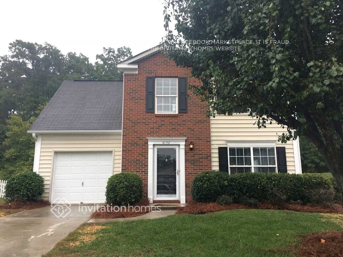 Photo - 8142 Chatham Oaks Dr