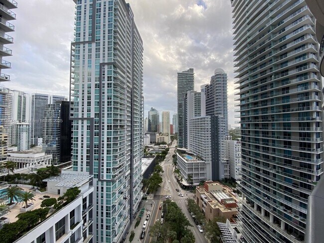 Building Photo - 1000 Brickell Plz Unit 2201 Rental