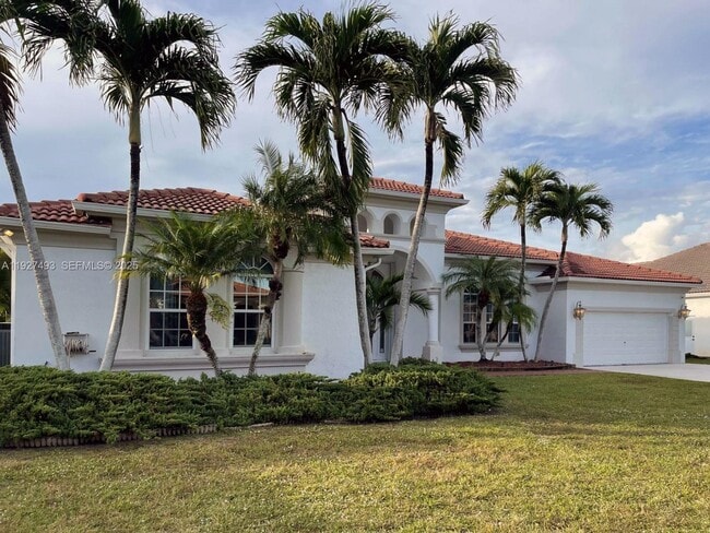 Building Photo - 2640 Fairways Dr