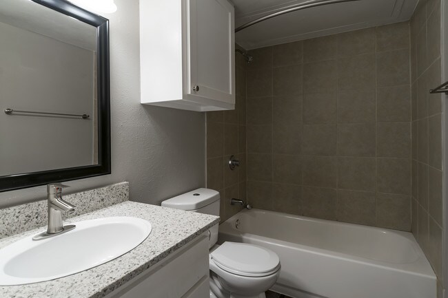 Kingswood Apartments