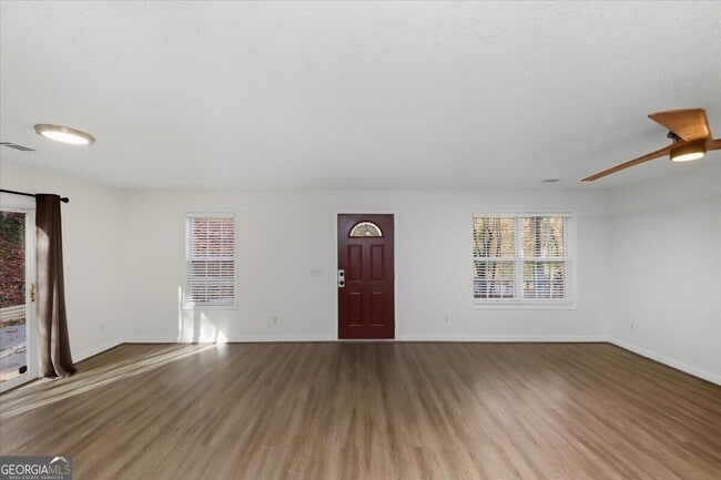 Photo - 2515 Lakeview Trail