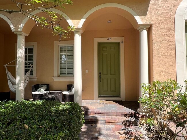 Photo - 174 Lismore Ln