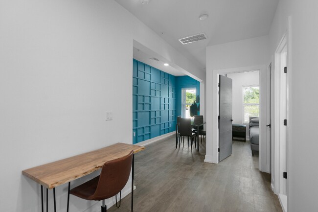 Building Photo - 927 S Howard Ave Rental