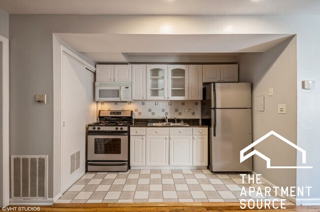 Photo - 665 W Melrose St Unit E