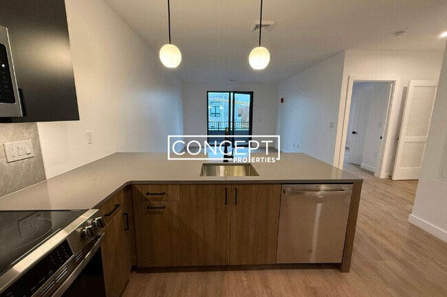 Building Photo - 190 Gardner St Unit 103