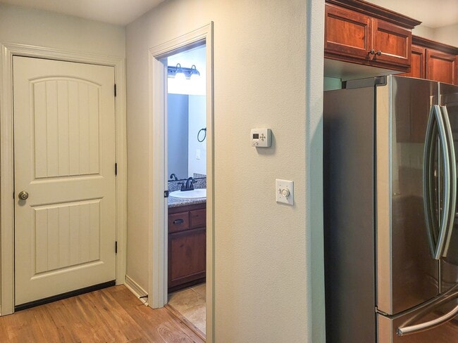 Photo - 407-409 Madrona Ave SE Unit 409