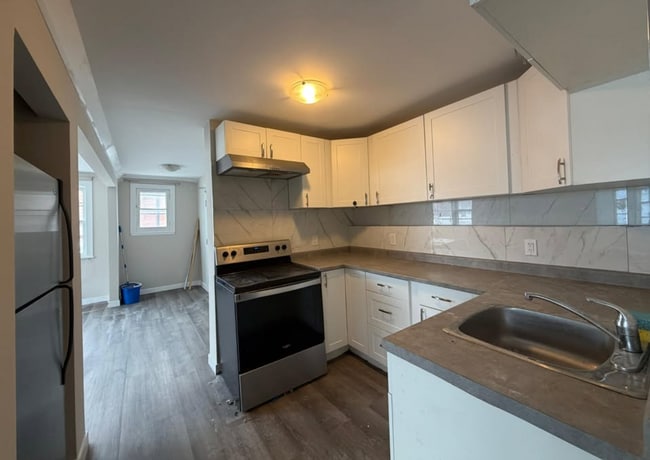 Photo - 142 Brock St Unit 3