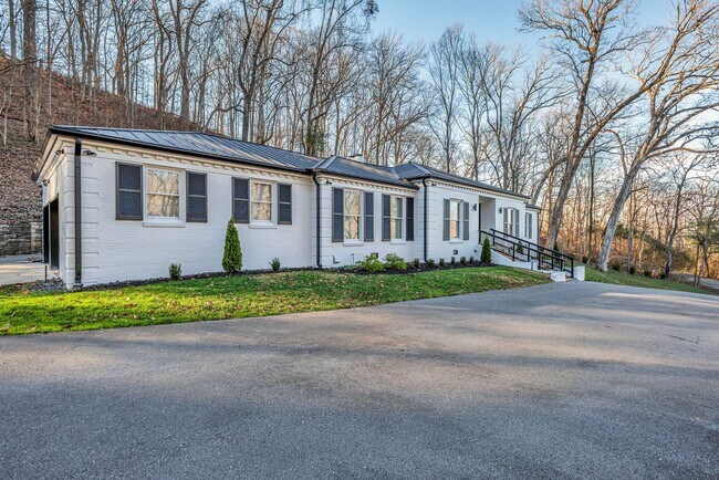 Photo - Forest Hills Rental