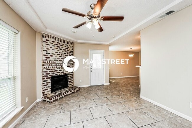 Photo - 4 Bedroom Pet-Friendly Home in Mesquite, TX with Main Street Renewal