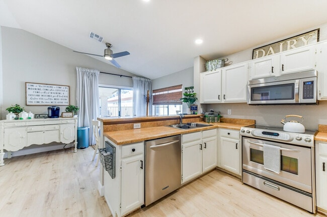 Photo - 1120 N Val Vista Dr Unidad ID1386007P