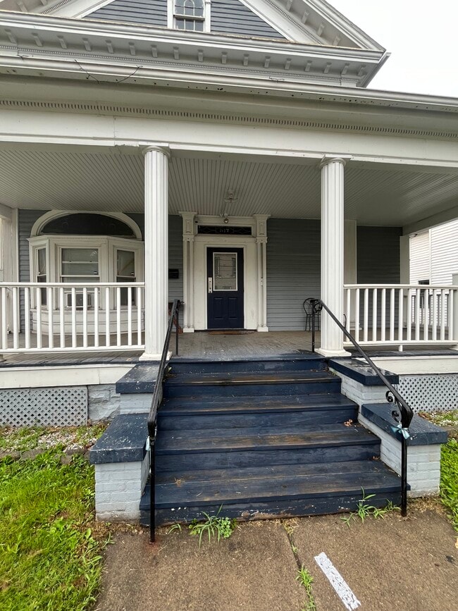 Photo - 317 S River St