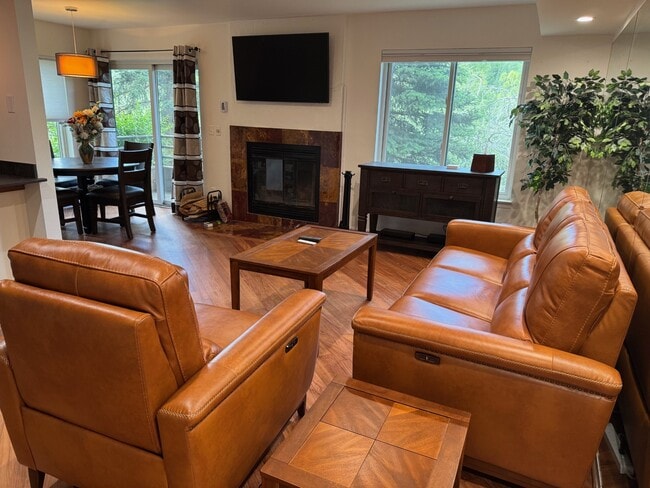 Photo - 35 Lower Woodbridge Rd Condo Unit 131