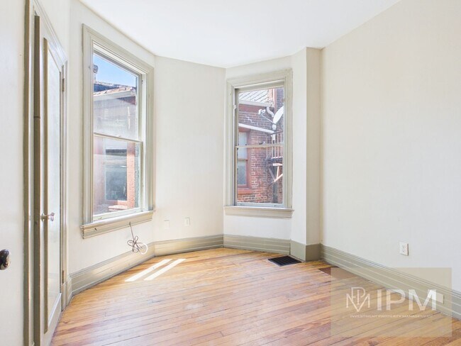 142 E Philadelphia St Unit 2R