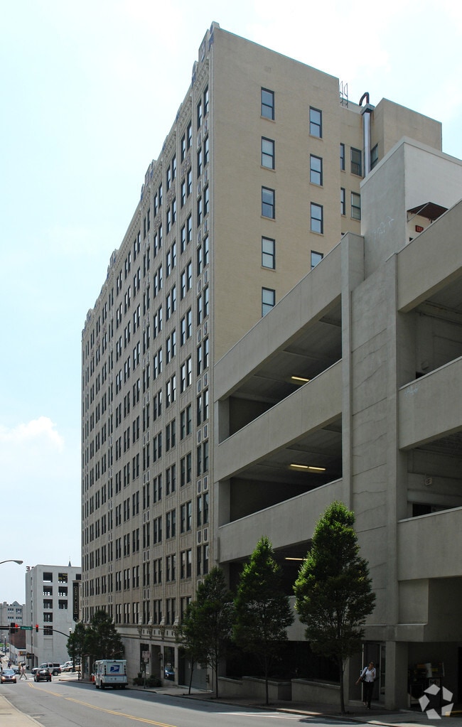 Photo - Bennie Dillon