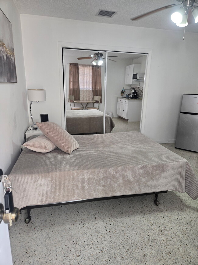 Photo - 3165 W 2nd Ave Unidad 1