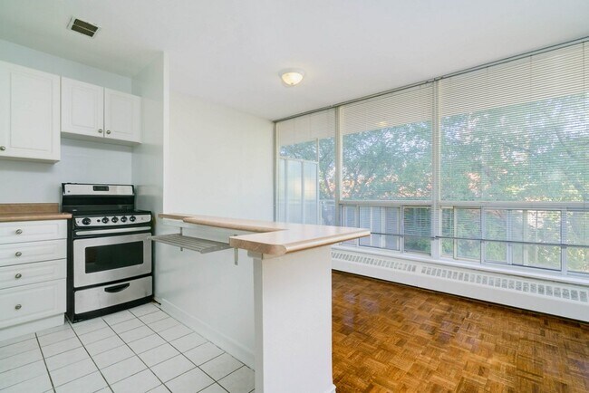 Photo - Forest Hill Area Unit 1