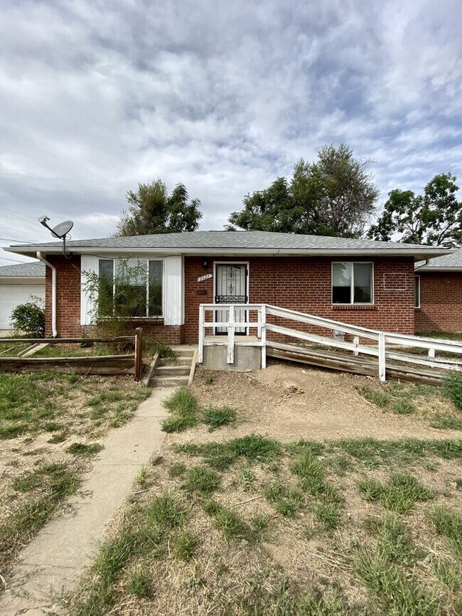 Photo - 2 Bedroom 1 Bathroom Ranch Centrally located in East Park Hil.