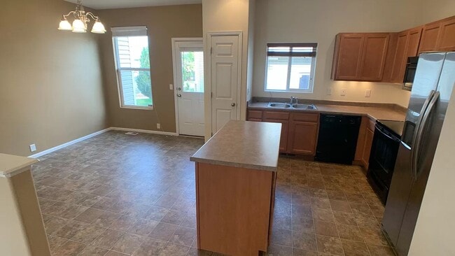 Photo - Great 2 Story Townhome!