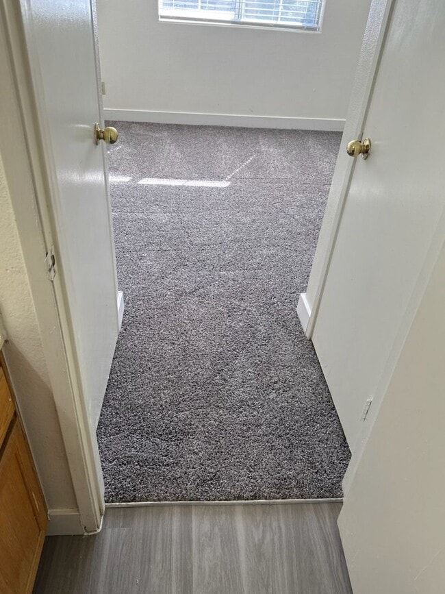 Photo - *NEW APPLIANCES*NEW FLOORING*LAKEVIEW CONDOS