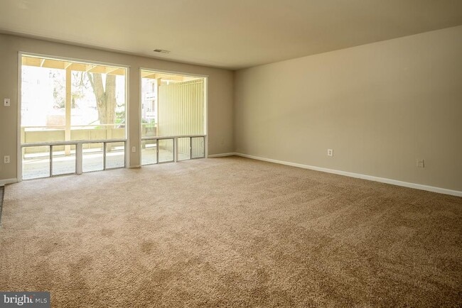 Photo - 7147 Donnell Pl Unidad B