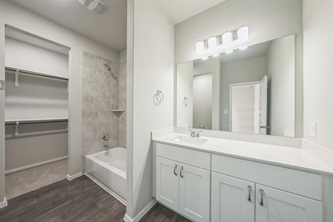 107 Honeybee Ln