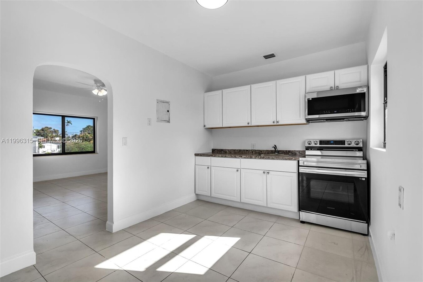 Photo - 130 SW 31st Ct