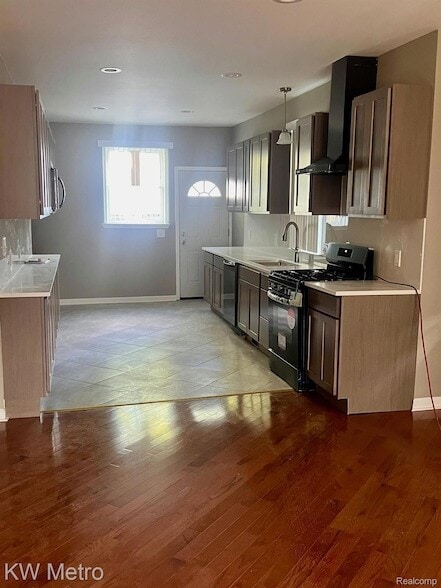 Photo - 939 Webb St