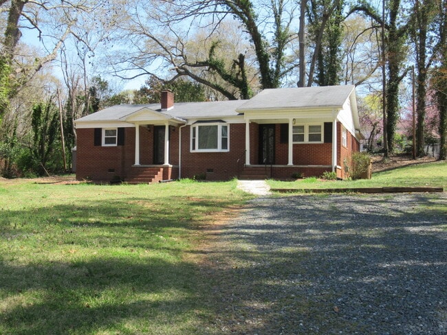 Photo - Charming Brick Ranch in a Convenient Lincolnton Location!
