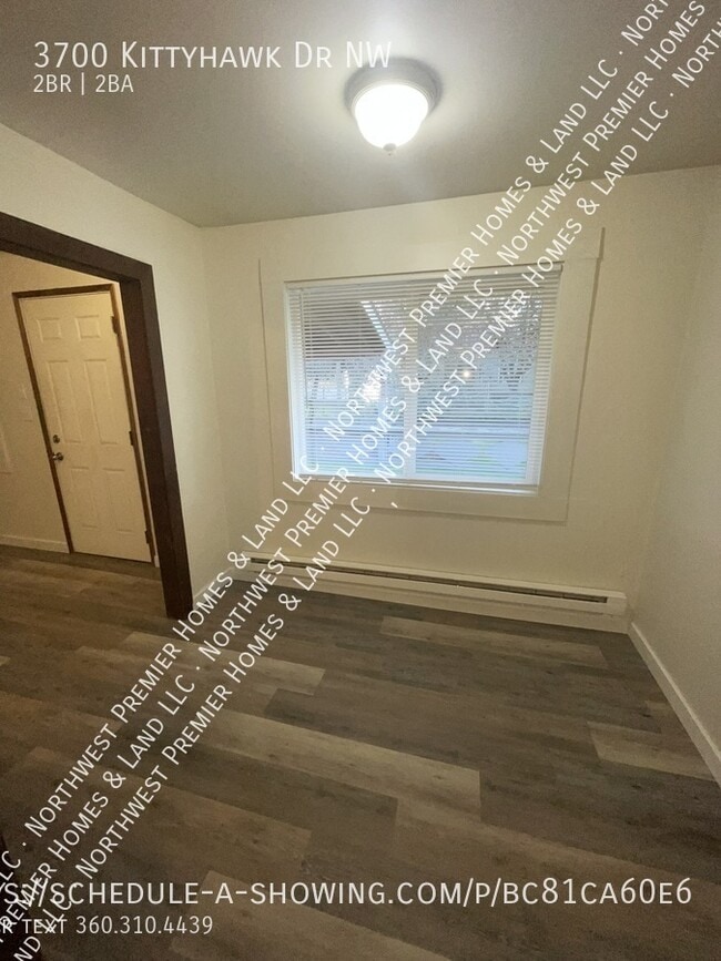 Photo - 3700 Kittyhawk Dr NW