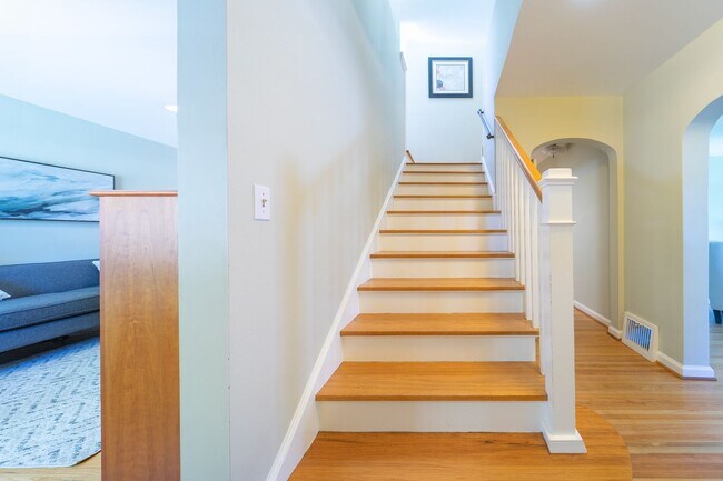 Photo - Enchanting Portland Heights 5BD House: You...