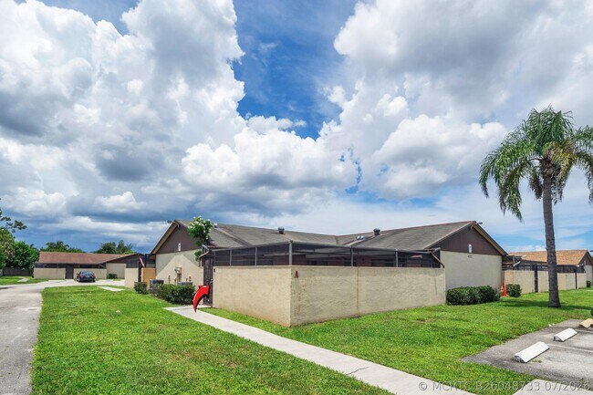 Building Photo - 4757 Sunny Palm Cir