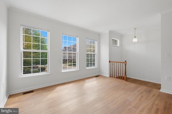 Building Photo - 14666 Seasons Dr