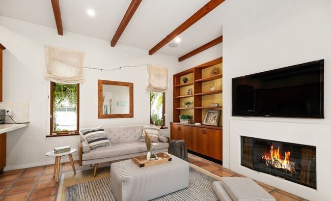 Photo - 416 Carroll Canal