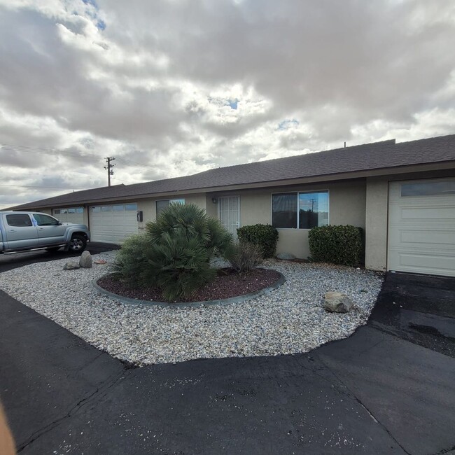 Coming Soon in Apple Valley!!! Beautiful 2... - Coming Soon in Apple Valley!!! Beautiful 2... Apartamento Unidad 13089 Lakota Rd  2,