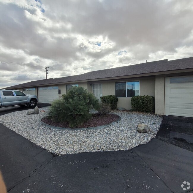 Building Photo - Coming Soon in Apple Valley!!! Beautiful 2... Unit 13089 Lakota Rd  2, Rental