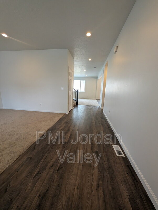 Photo - 2123 Wallflower Dr