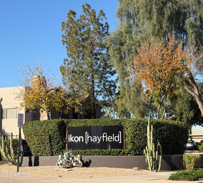 Building Photo - 1295 N Ash St Unit 923