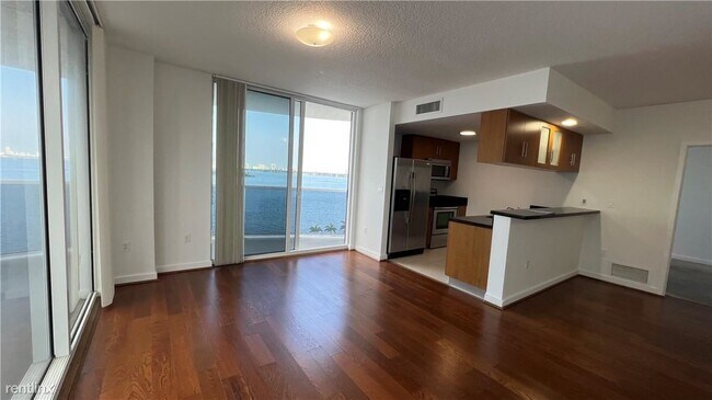 Photo - 3 br, 2 bath Condo - 601 NE 23rd St Amazin...