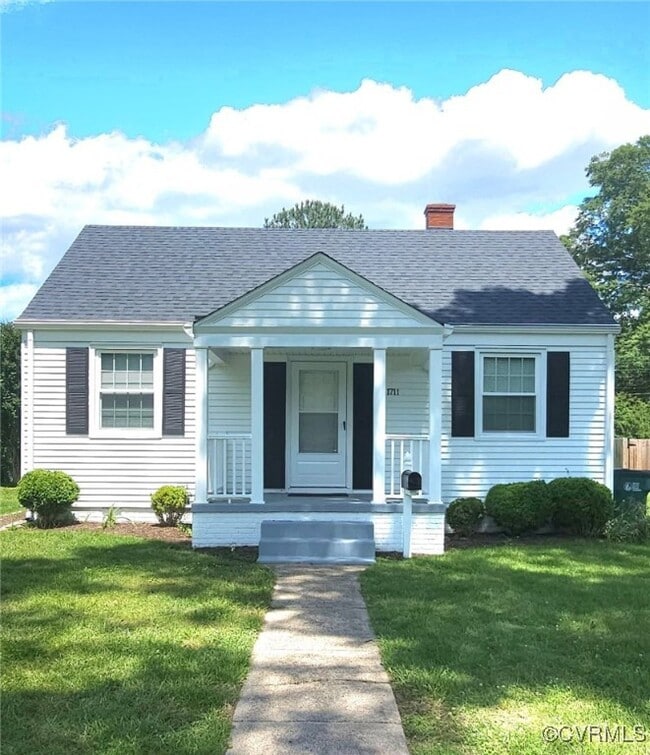 Photo - 1711 Betty Ln House