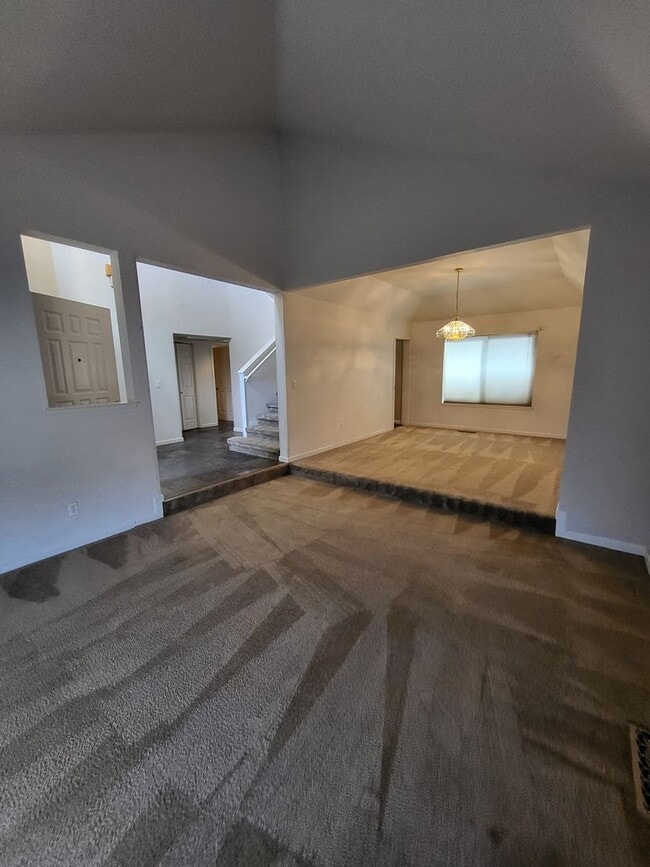 Photo - 323 Stillwater Dr