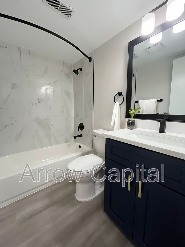 Photo - 3619 N 60th St