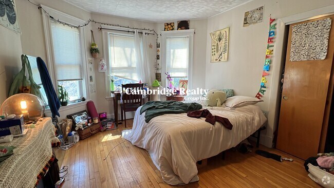 Building Photo - 35 Rose St Unit 2 Rental