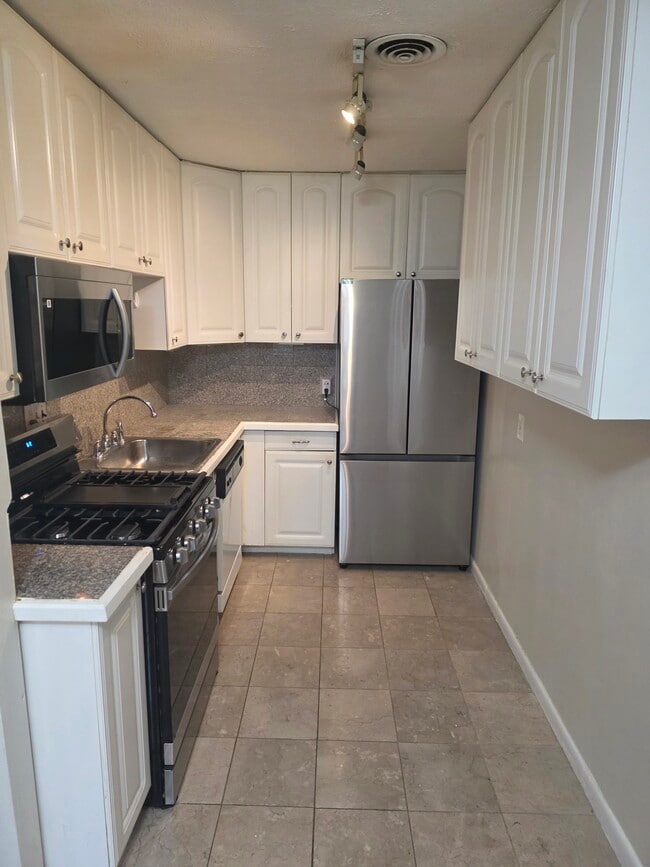 Photo - 2016 N Adams St Unit 304