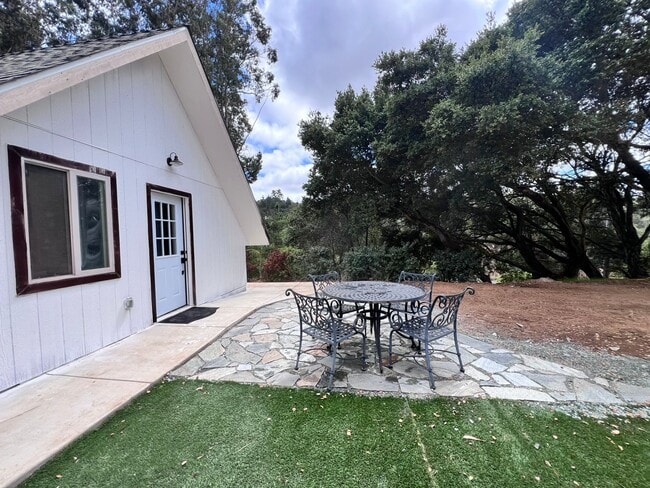 Photo - 496 Carr Ave